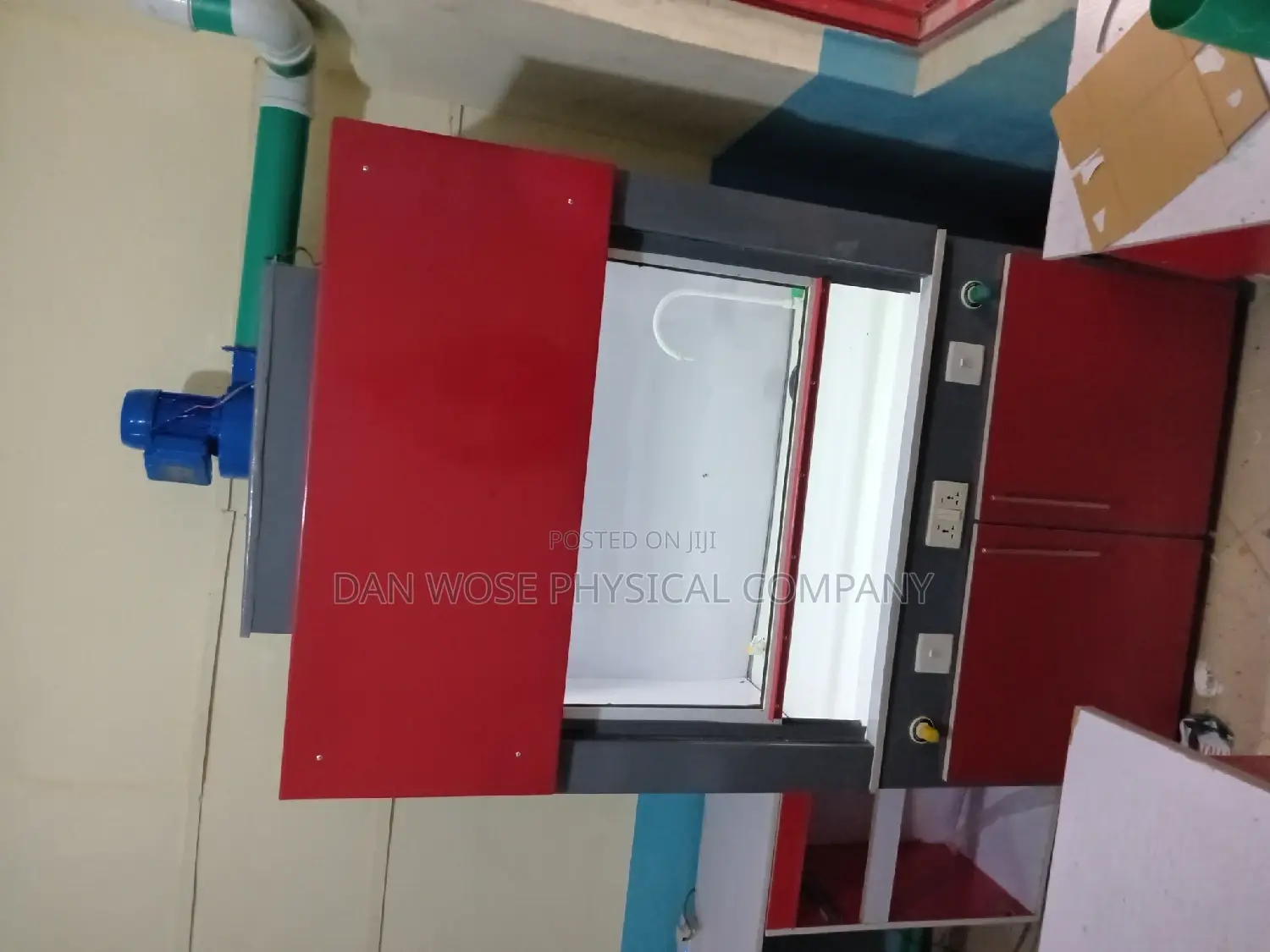 Fume Hood (Cupboard)