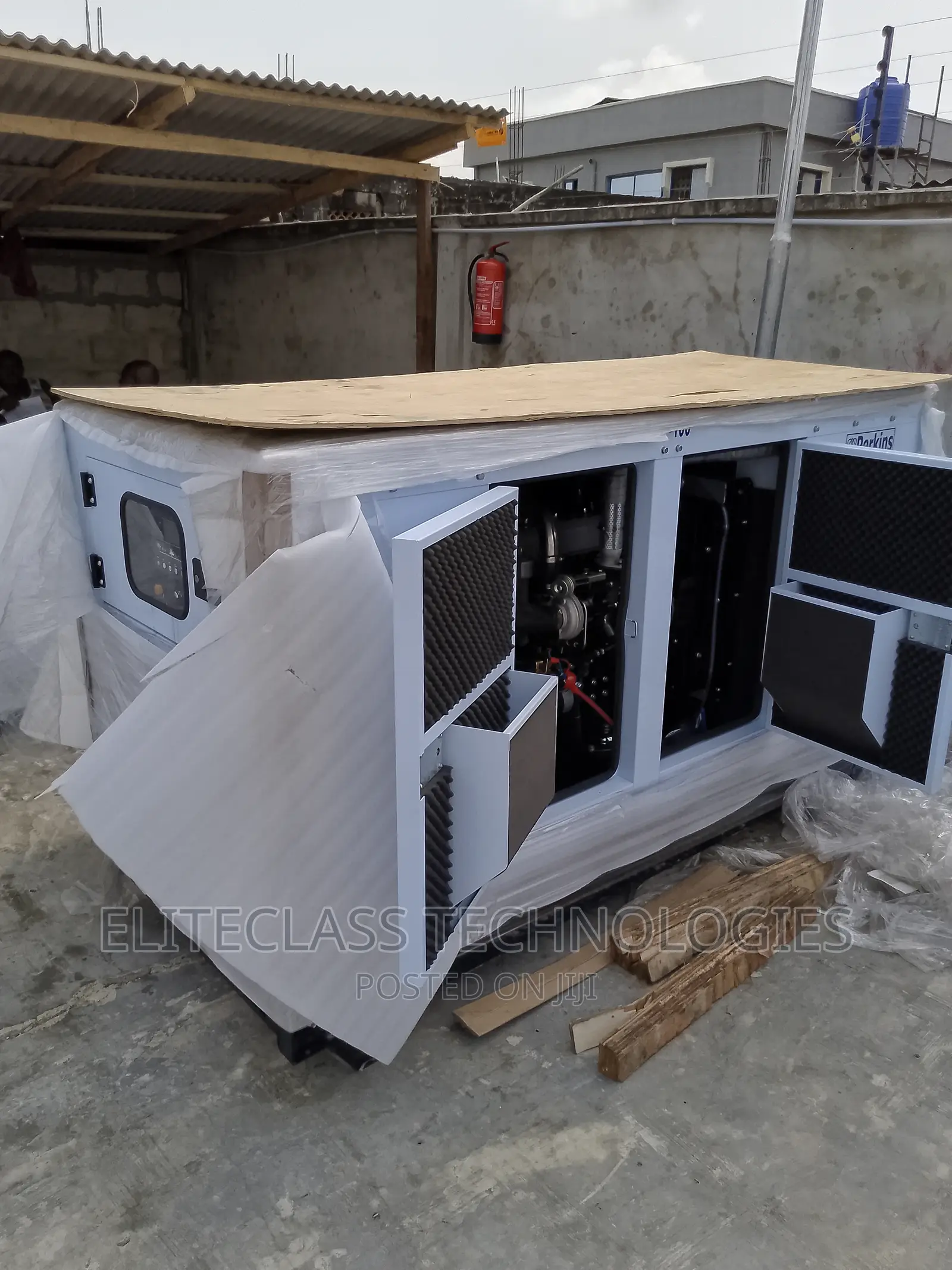 Strong Perkins 100kva Soundproof Diesel Generator