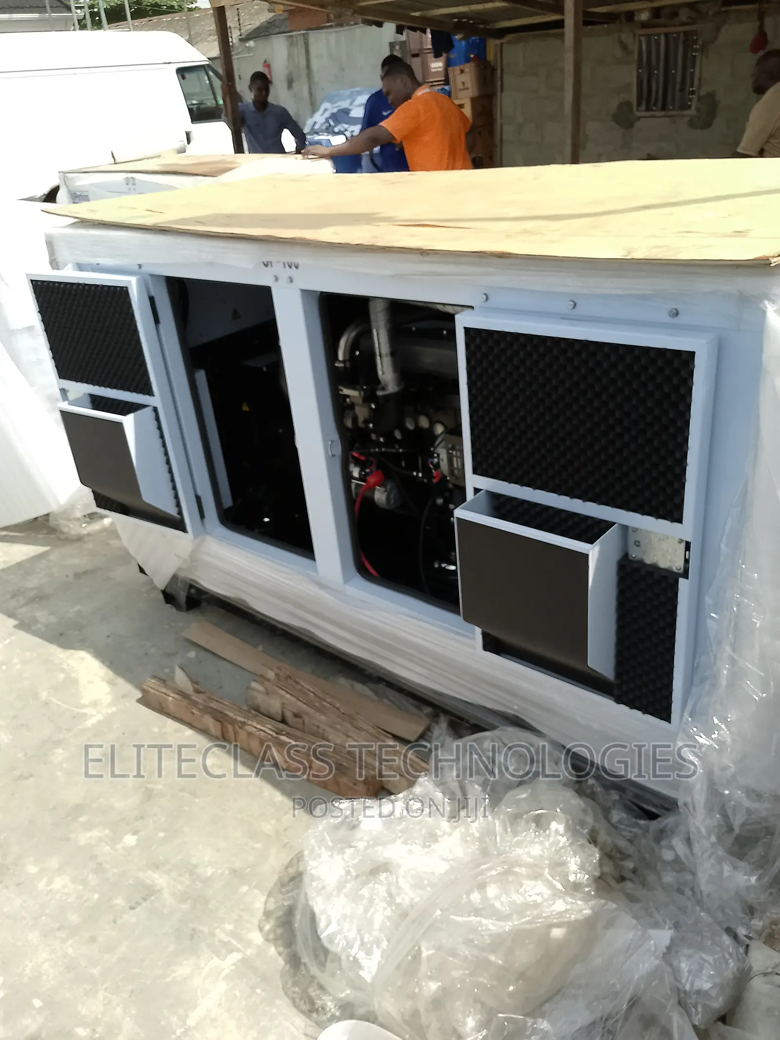 Perkins 100kva Strong Soundproof Diesel Generator