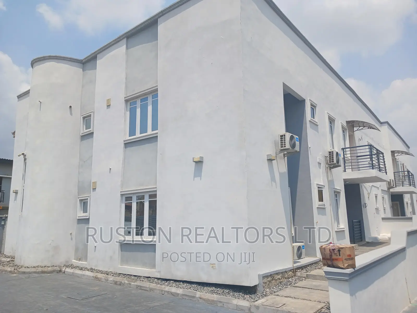 6 Bedroom Furnished and Serviced Apartment