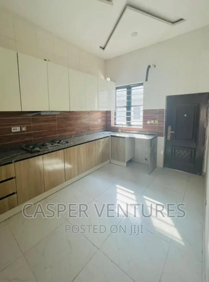 1bdrm Shared Apartment in Maple Signatures, Chevron for rent