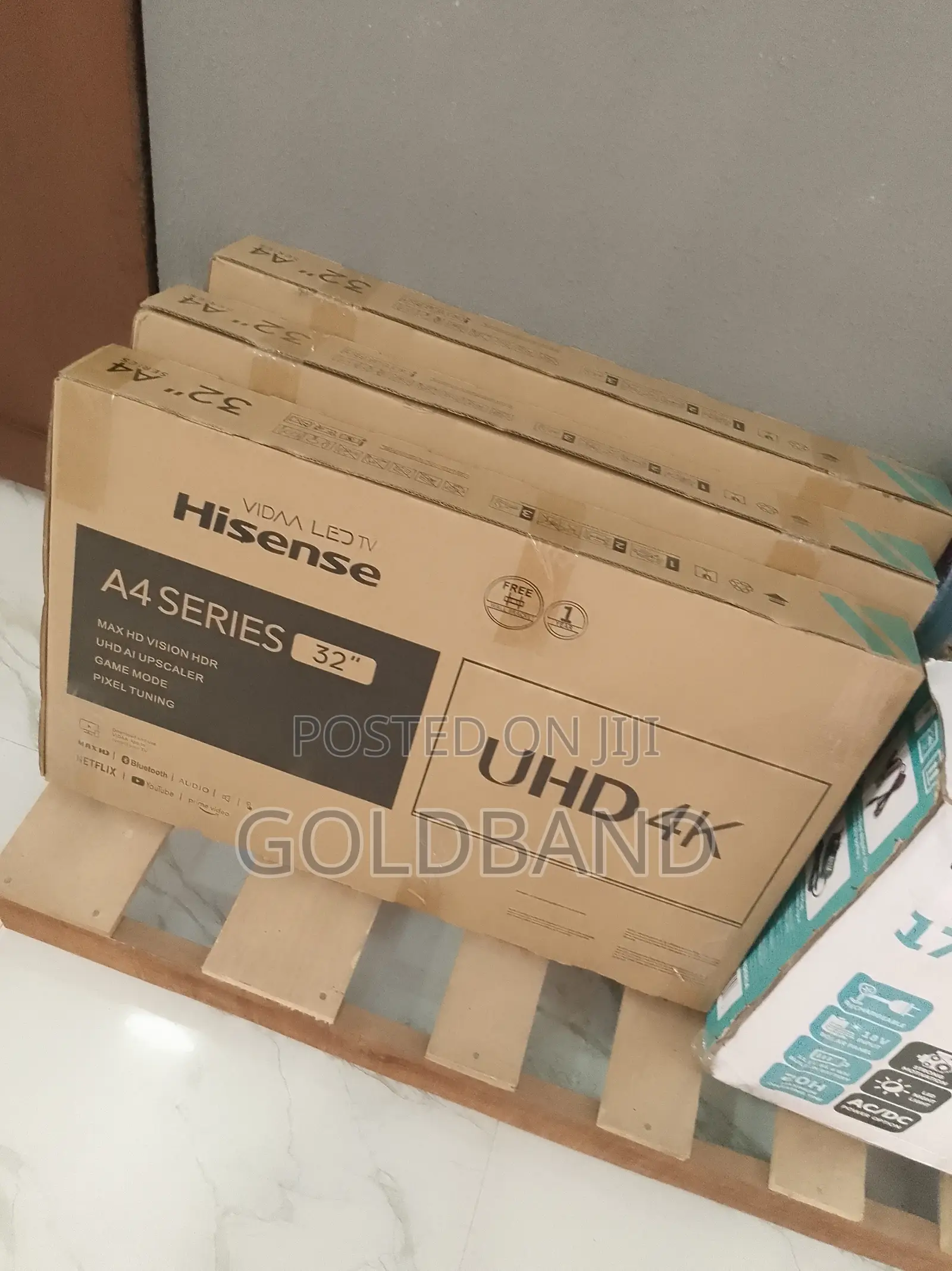 Hisense 32 Inches Smart Tv
