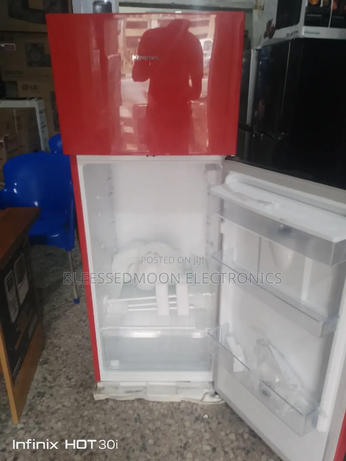 Hisense Low Voltage Standing Fridge 2 Yrs W