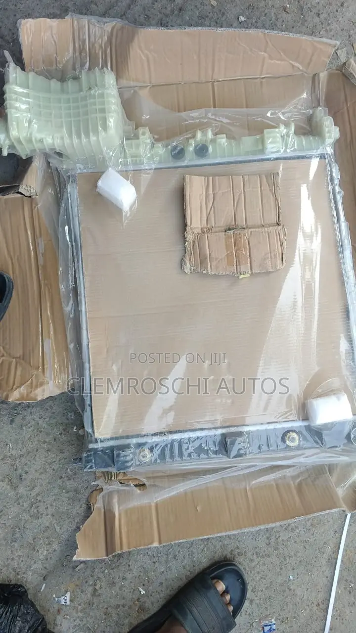 High Quality Certified New Radiator Mercedes Benz Viano 2001