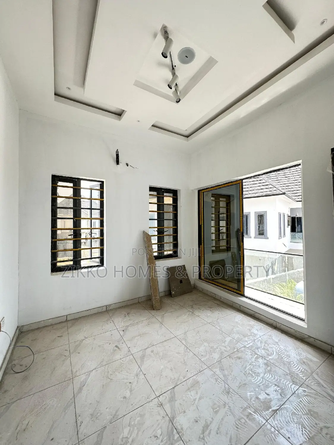 6bdrm Block of Flats in Ologolo for sale