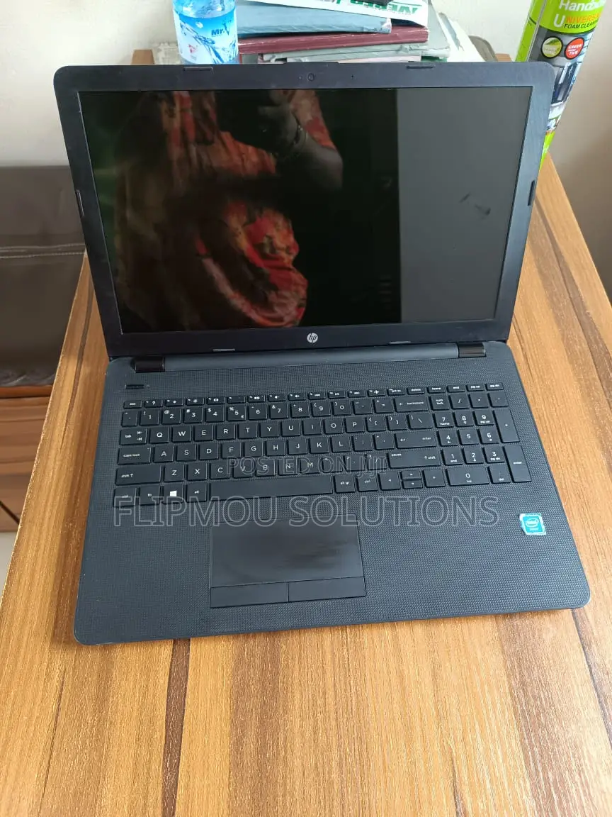 Laptop HP 15-Da3007nia 8GB Intel Core I3 HDD 500GB