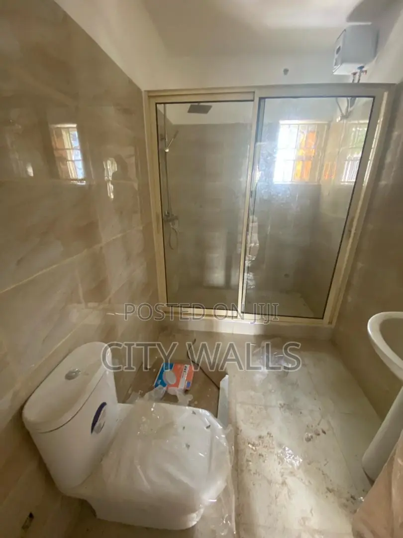 3bdrm Block of Flats in Lekki Phase 1 for rent