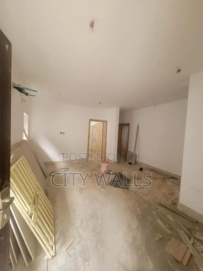 3bdrm Block of Flats in Lekki Phase 1 for rent
