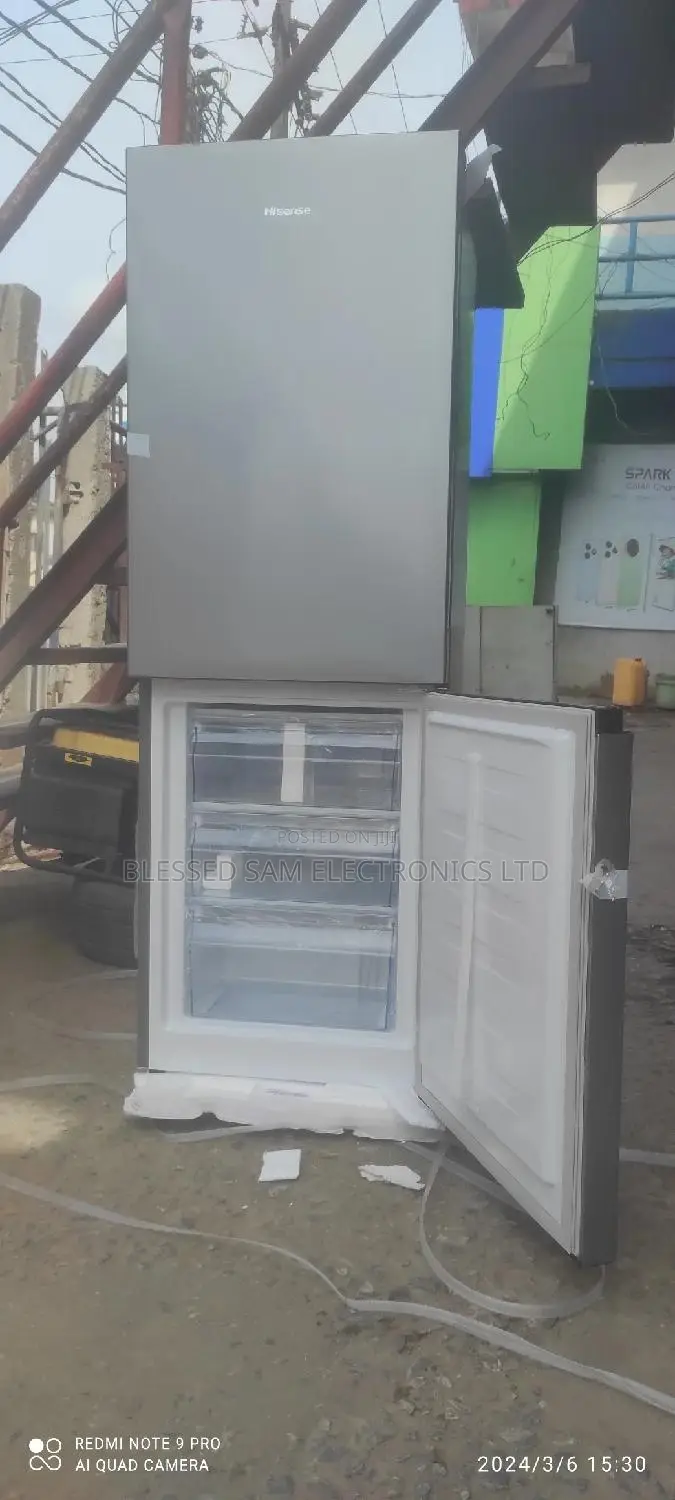 Hisense 225L Bottom Mounted Double Door Refrigerator > 29DCA