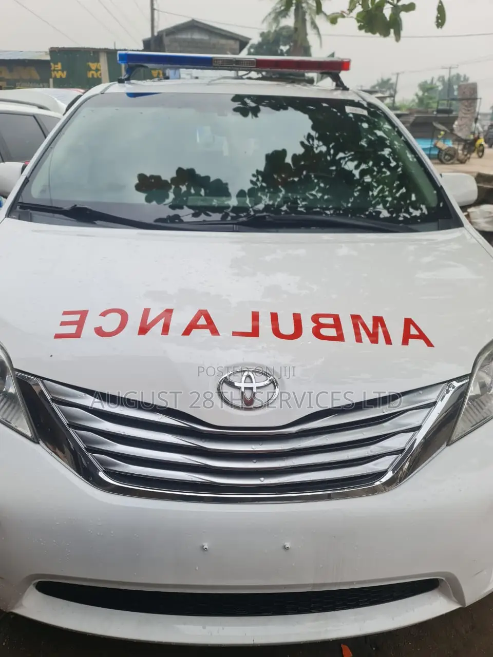 Toyota Sienna XLE 8 Passenger 2011 White