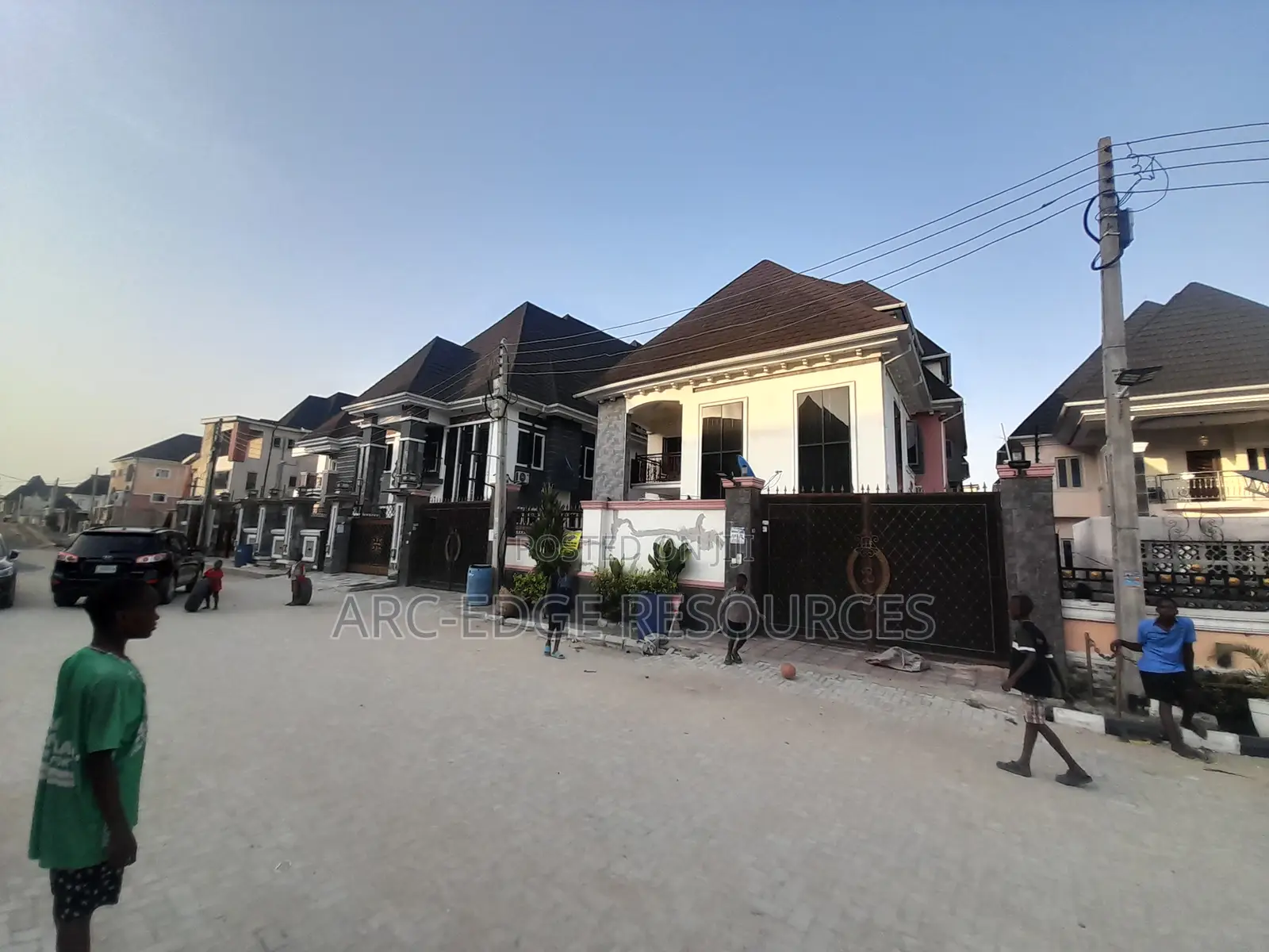 6bdrm Duplex in Ago Palace for sale