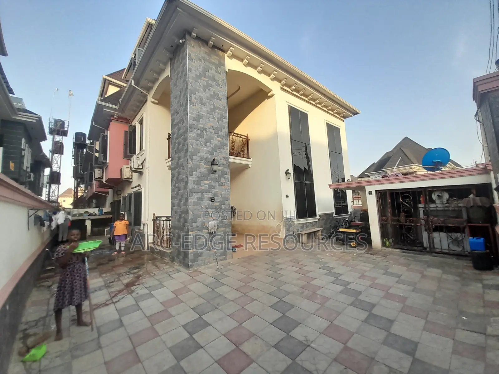 6bdrm Duplex in Ago Palace for sale