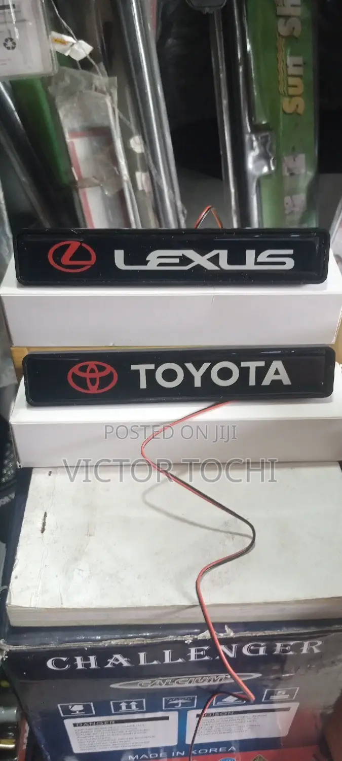 Car Customized LED Front Grille Badge Logo Light