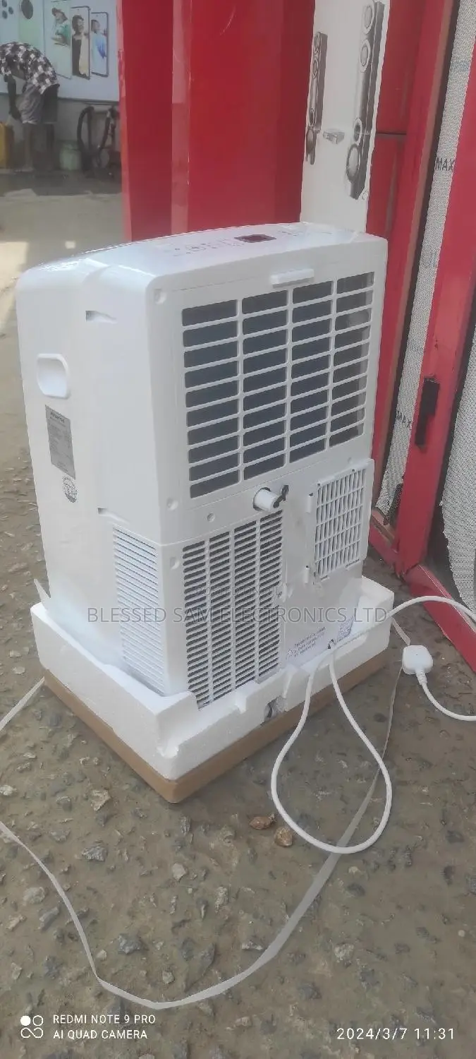 2025>New Hisense 1.5hp Mobile Air Condition Low Voltage>R410