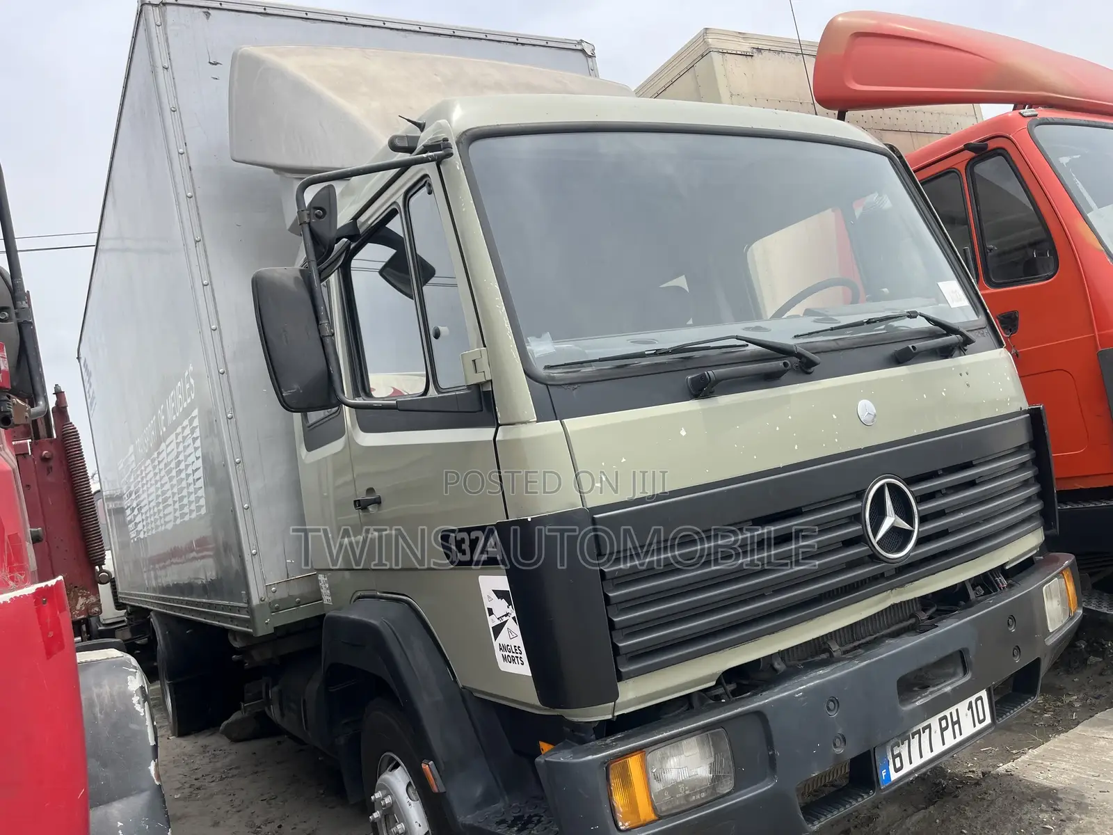 Mercedes-Benz 1324 Container Body