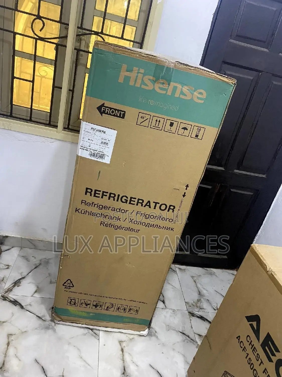 Hisense 204L Refrigerator With Water Dispenser REF 205DRB