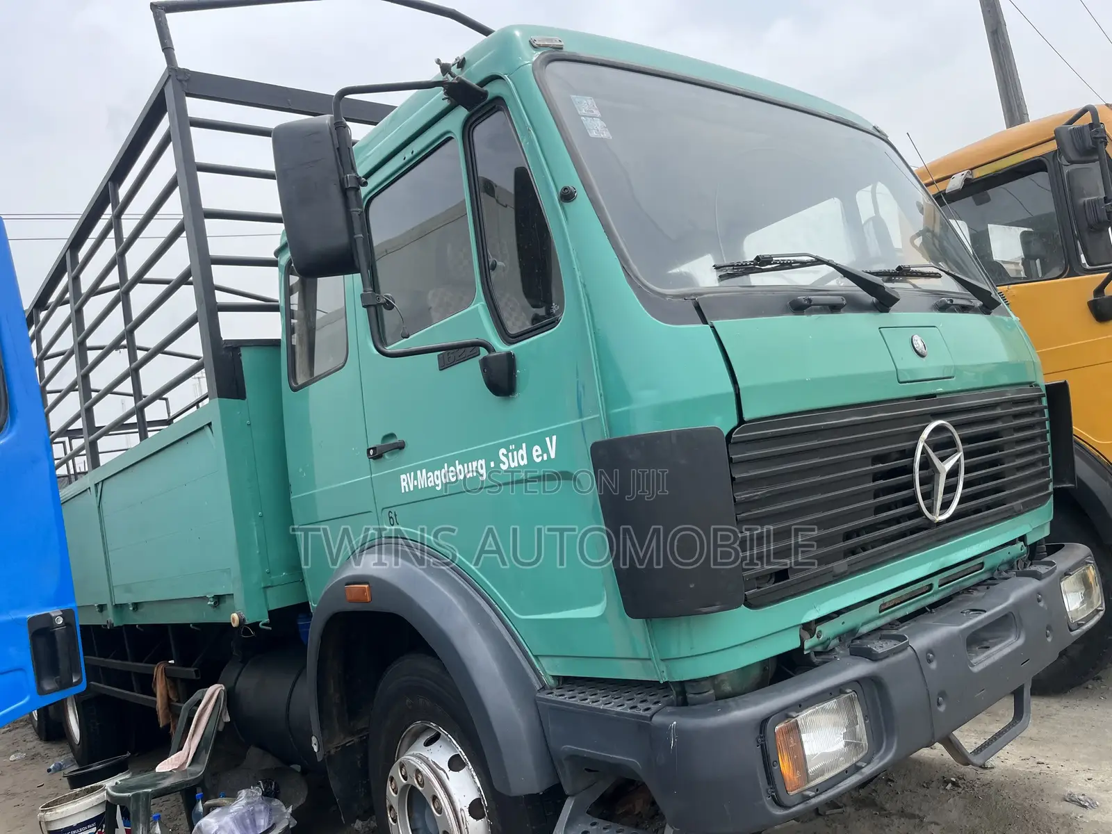 Mercedes-Benz 1622 2004 Green