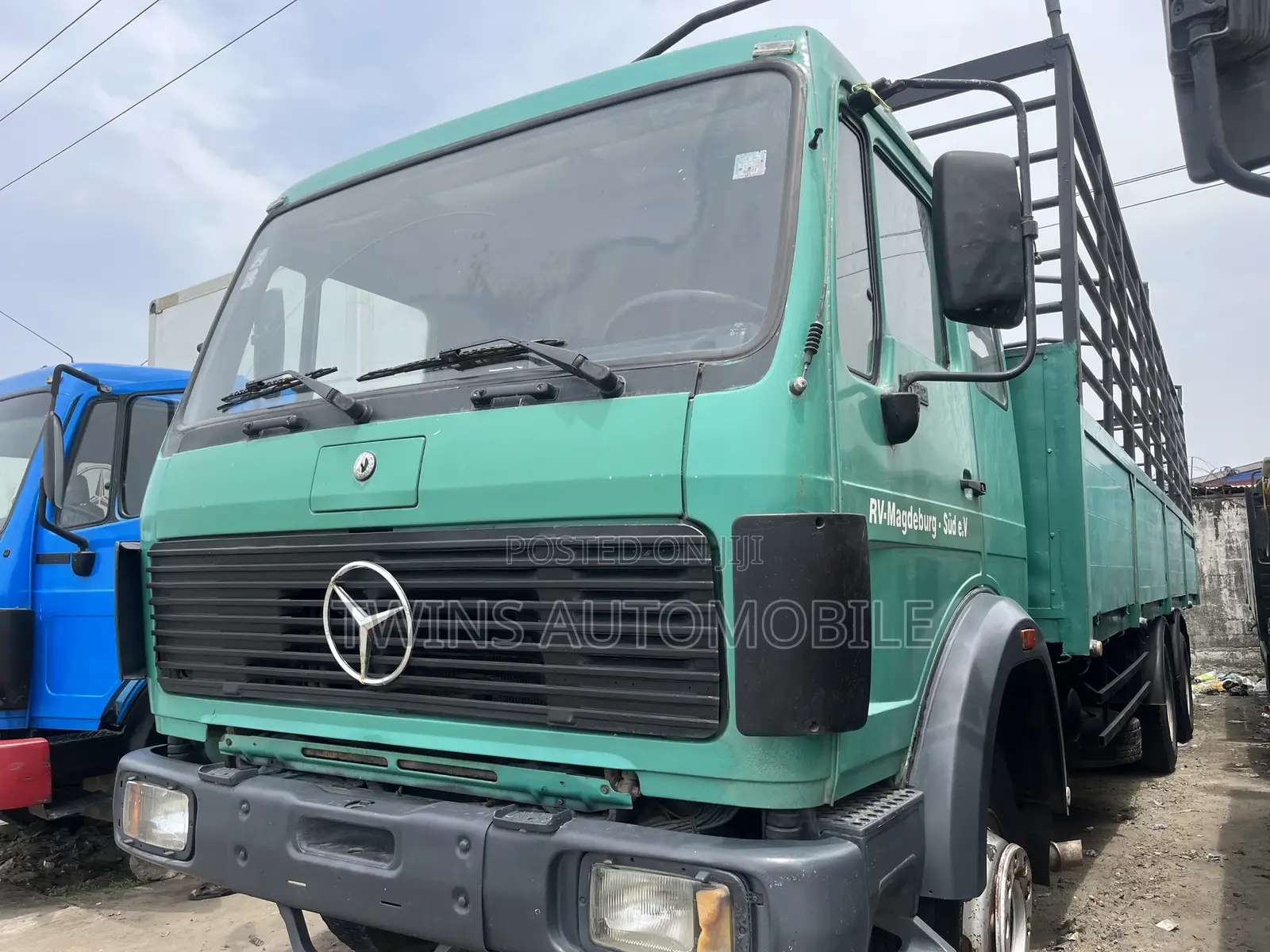 Mercedes-Benz 1622 2004 Green