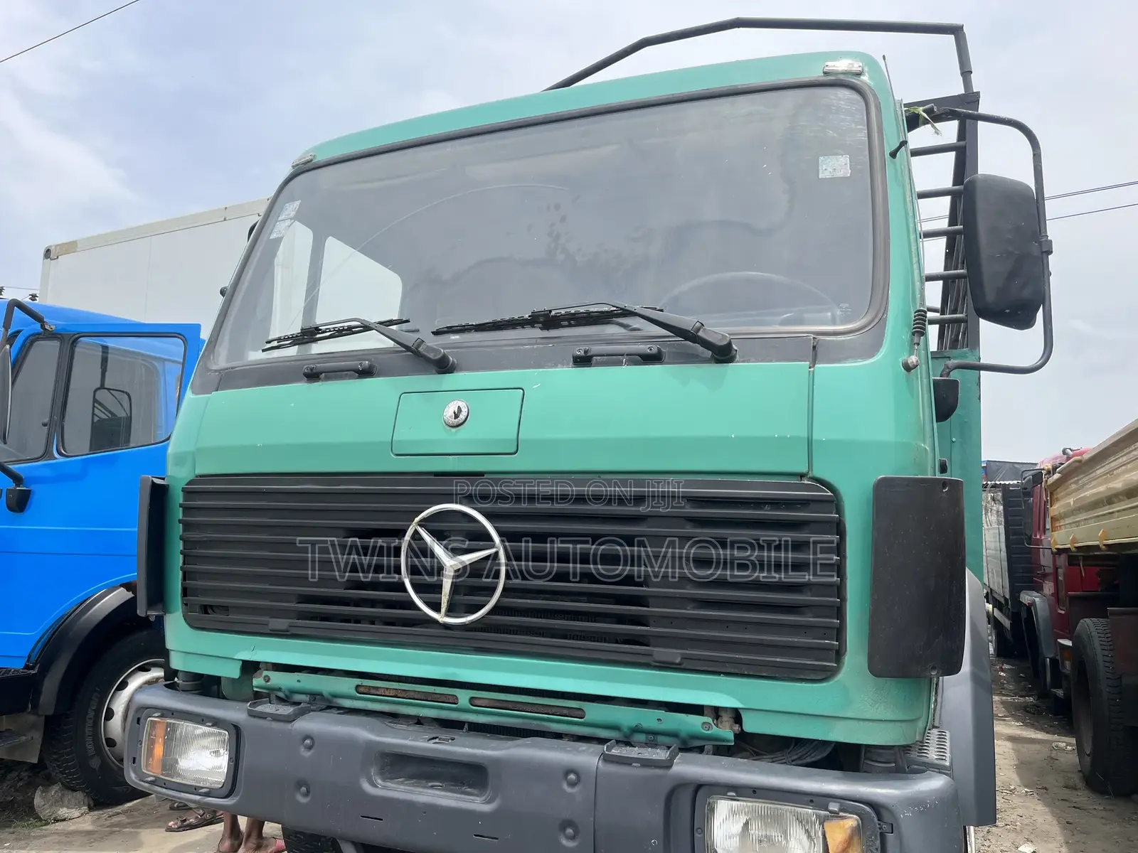 Mercedes-Benz 1622 2004 Green