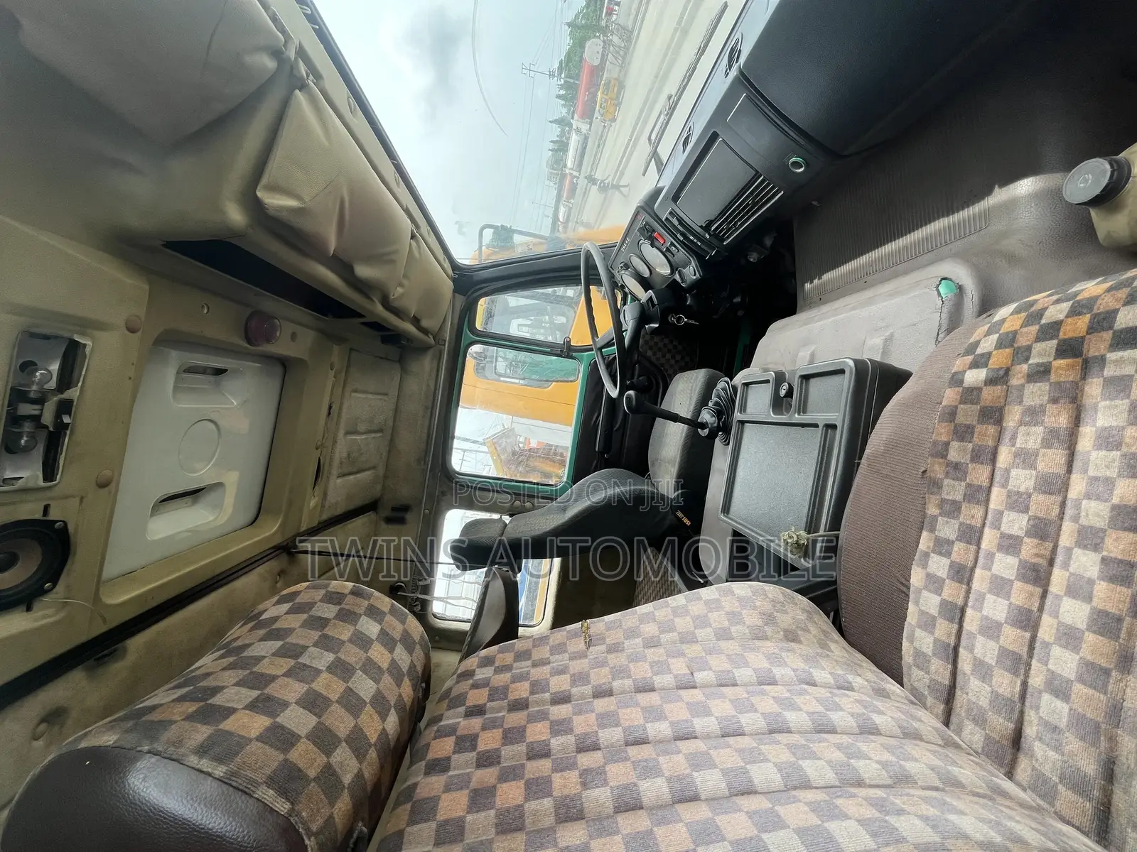 Mercedes-Benz 1622 2004 Green