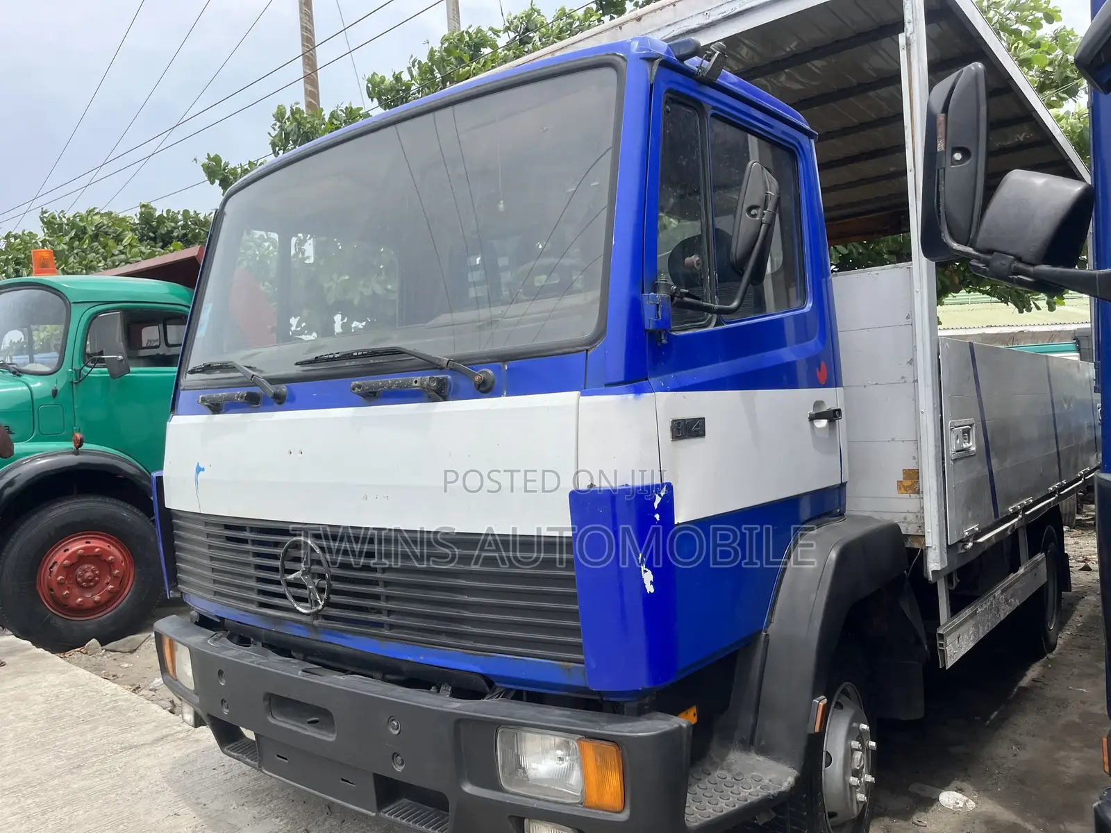 Mercedes-Benz 814 Follow Come Bucket