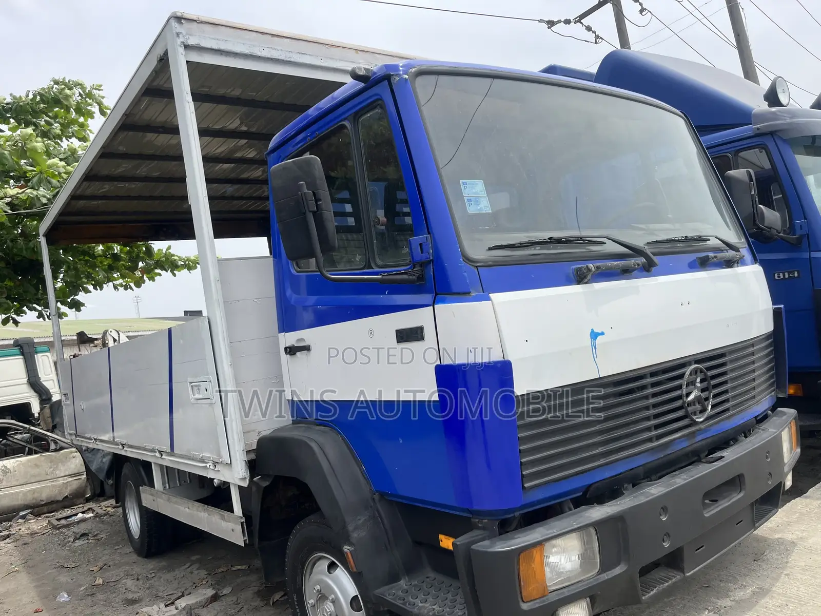 Mercedes-Benz 814 Follow Come Bucket