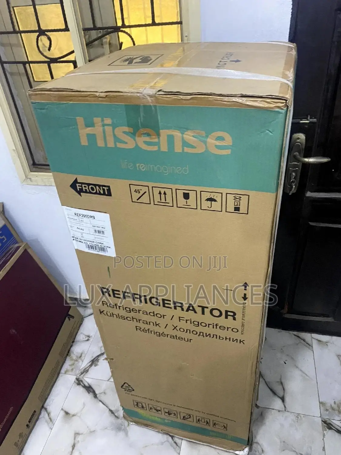 Hisense 204L Refrigerator With Water Dispensers