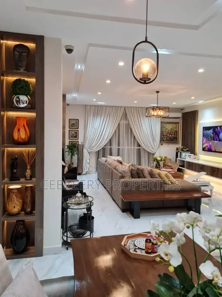 Furnished 3bdrm Mansion in Banana Island for sale