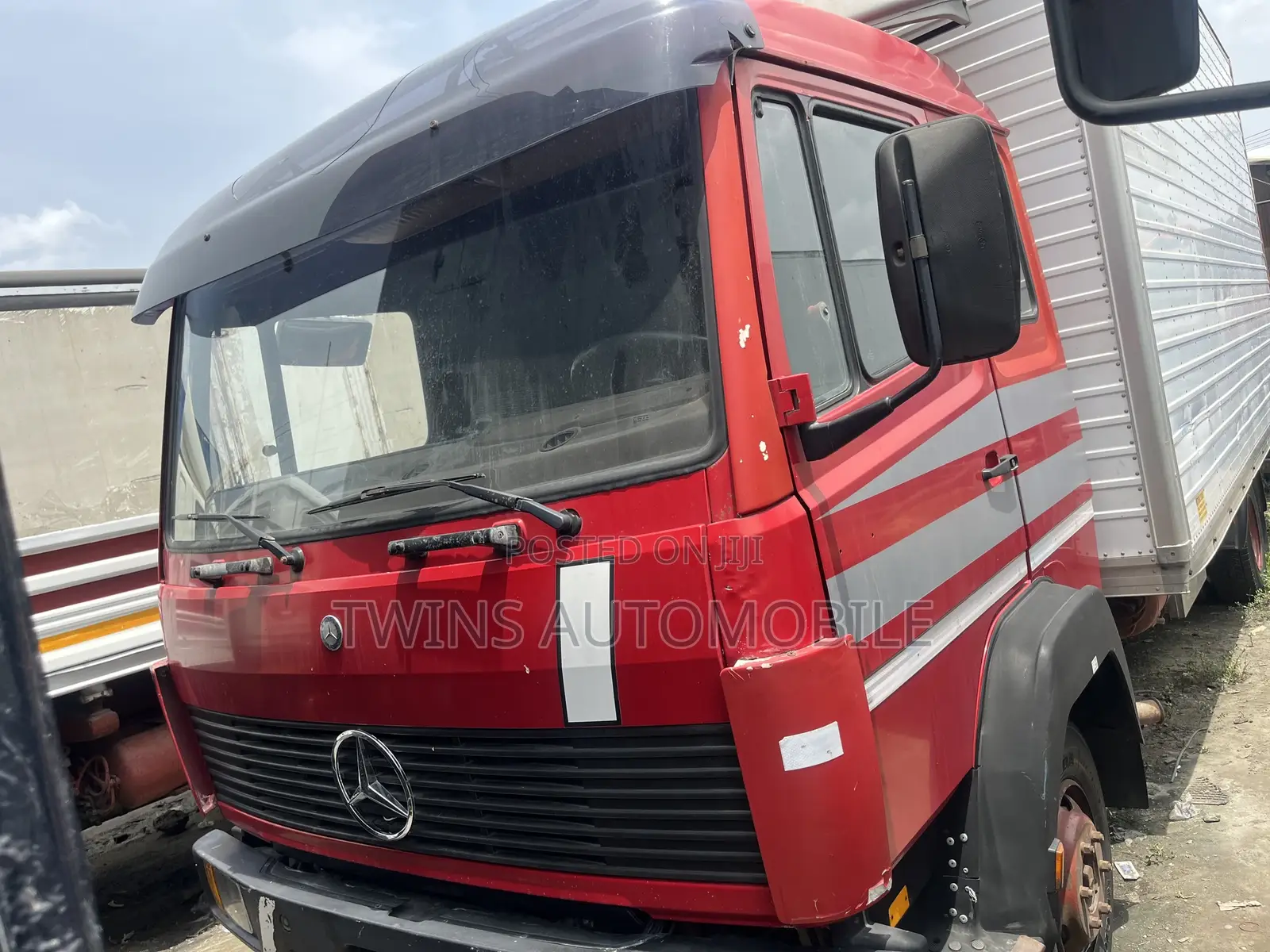 Mercedes-Benz 814 Container Body