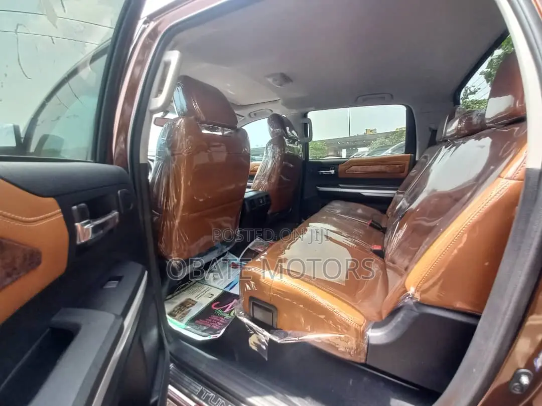 Toyota Tundra 2017 Brown