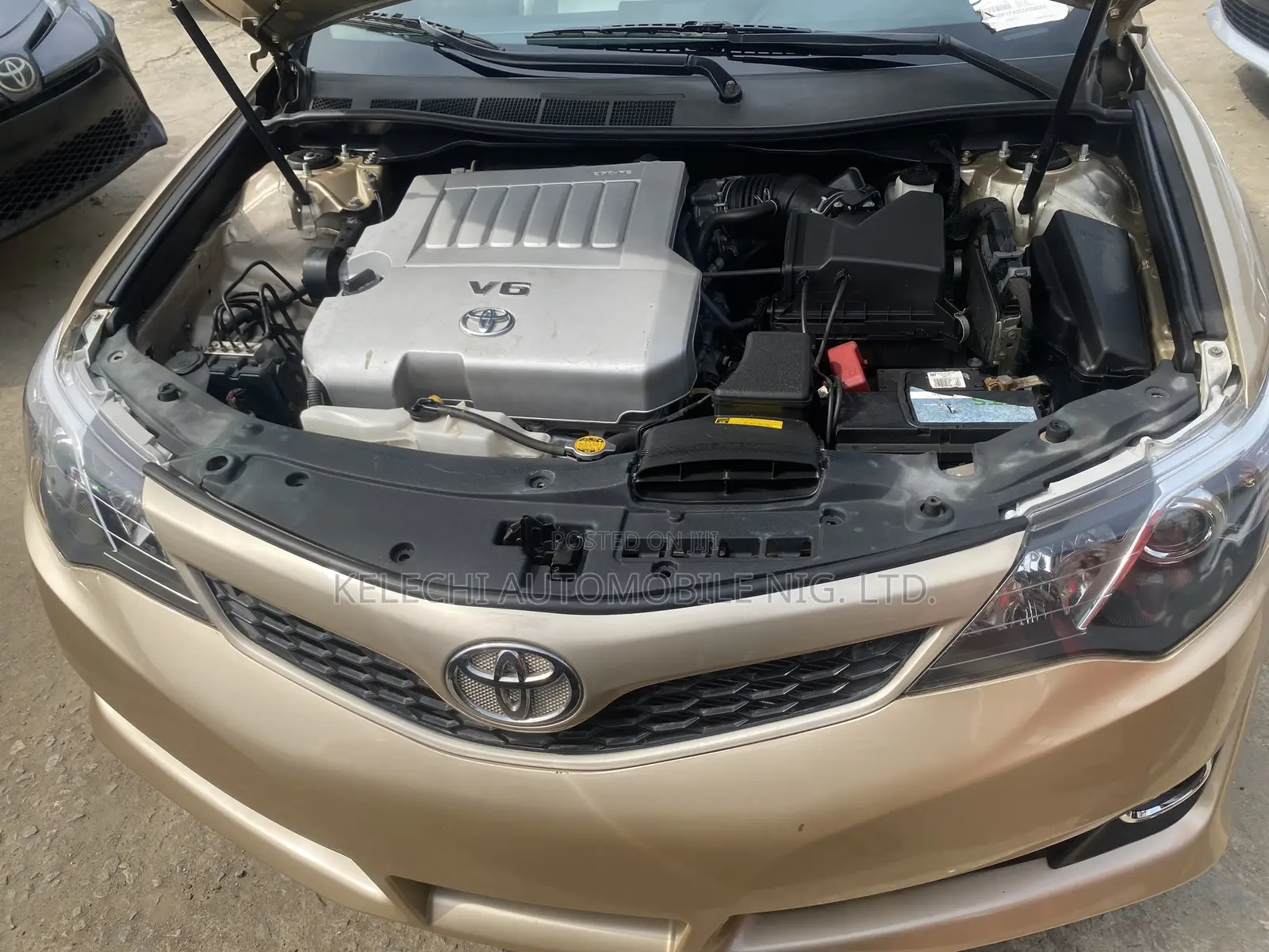 Toyota Camry 2012 Gold