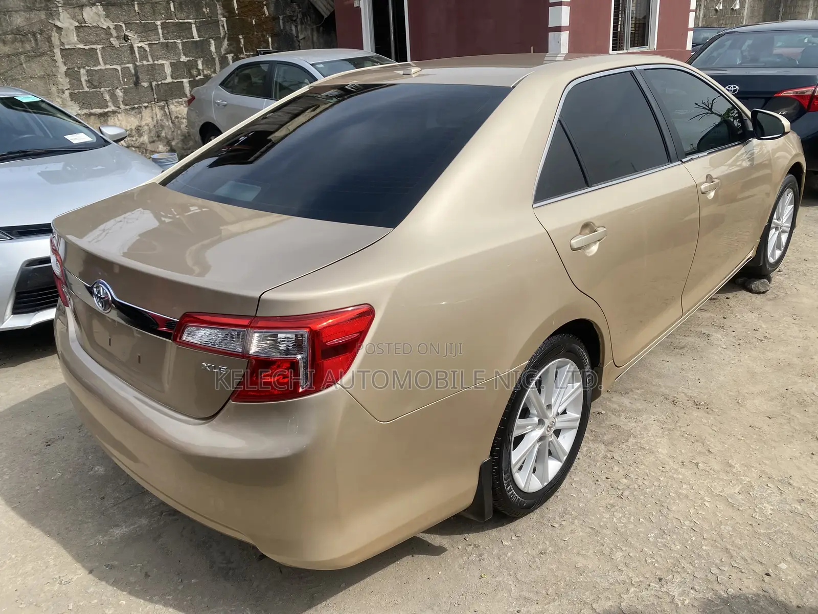 Toyota Camry 2012 Gold