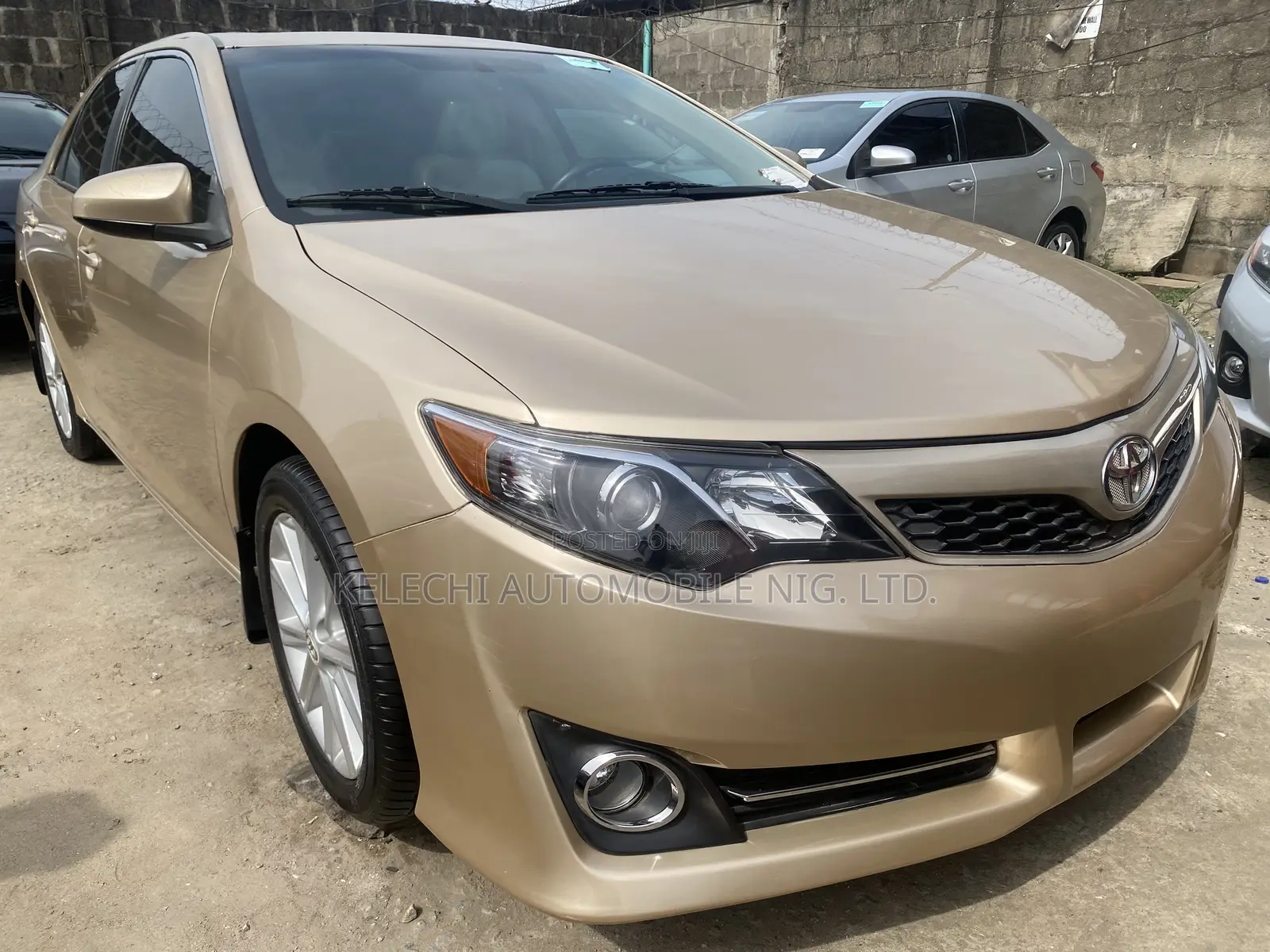 Toyota Camry 2012 Gold