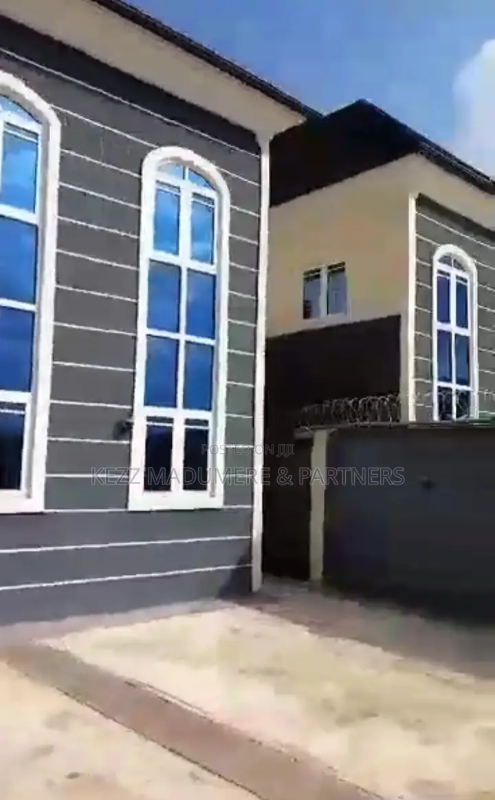 4bdrm Duplex in City Centre, Owerri, for sale