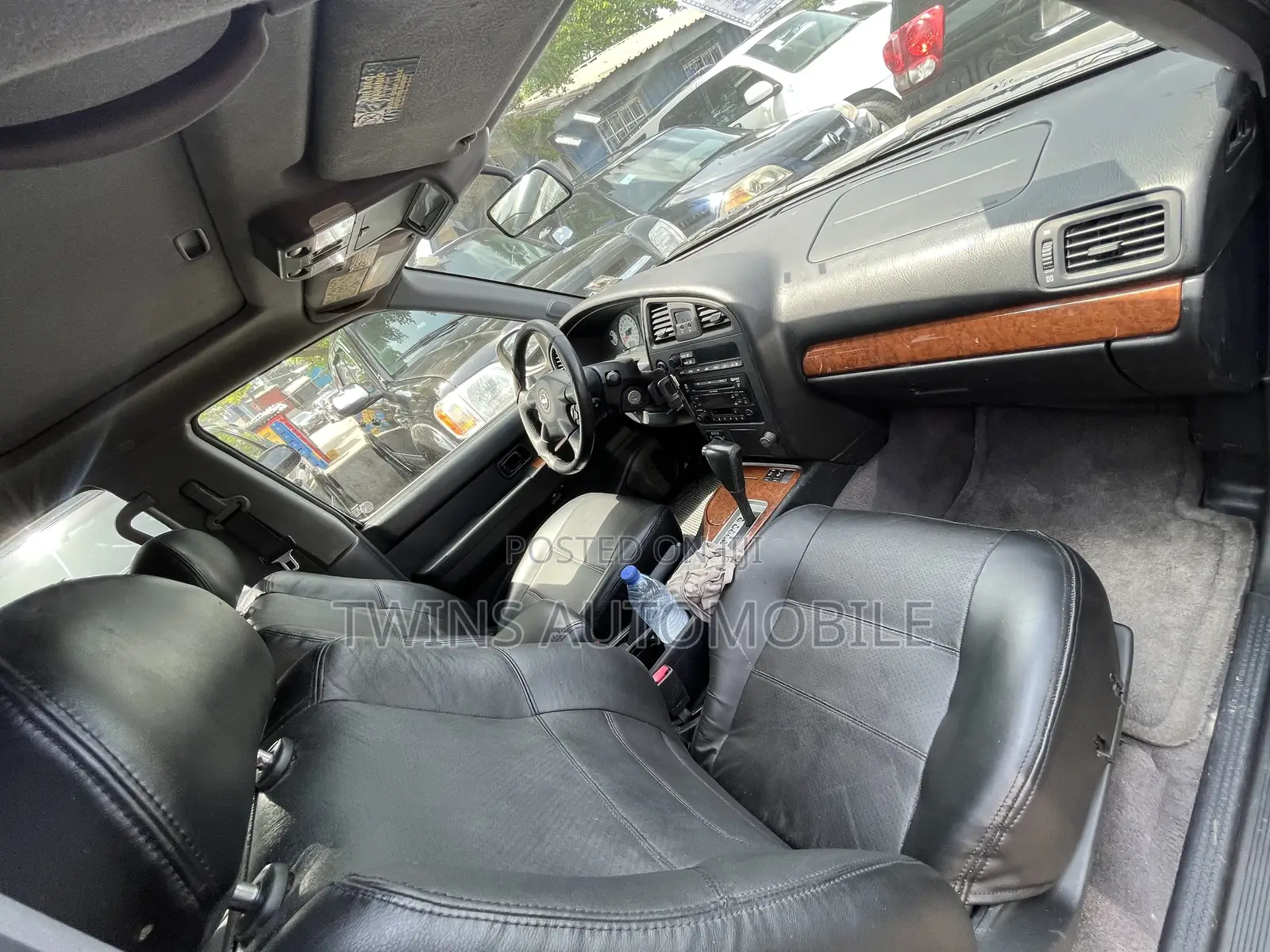 Nissan Pathfinder LE AWD SUV (3.5L 6cyl 4A) 2003 Gold