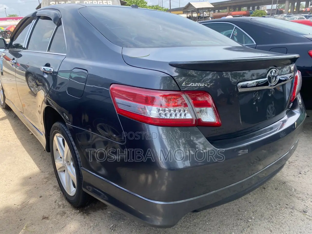 Toyota Camry SE 4dr Sedan (2.5L 4cyl 6A) 2011 Gray