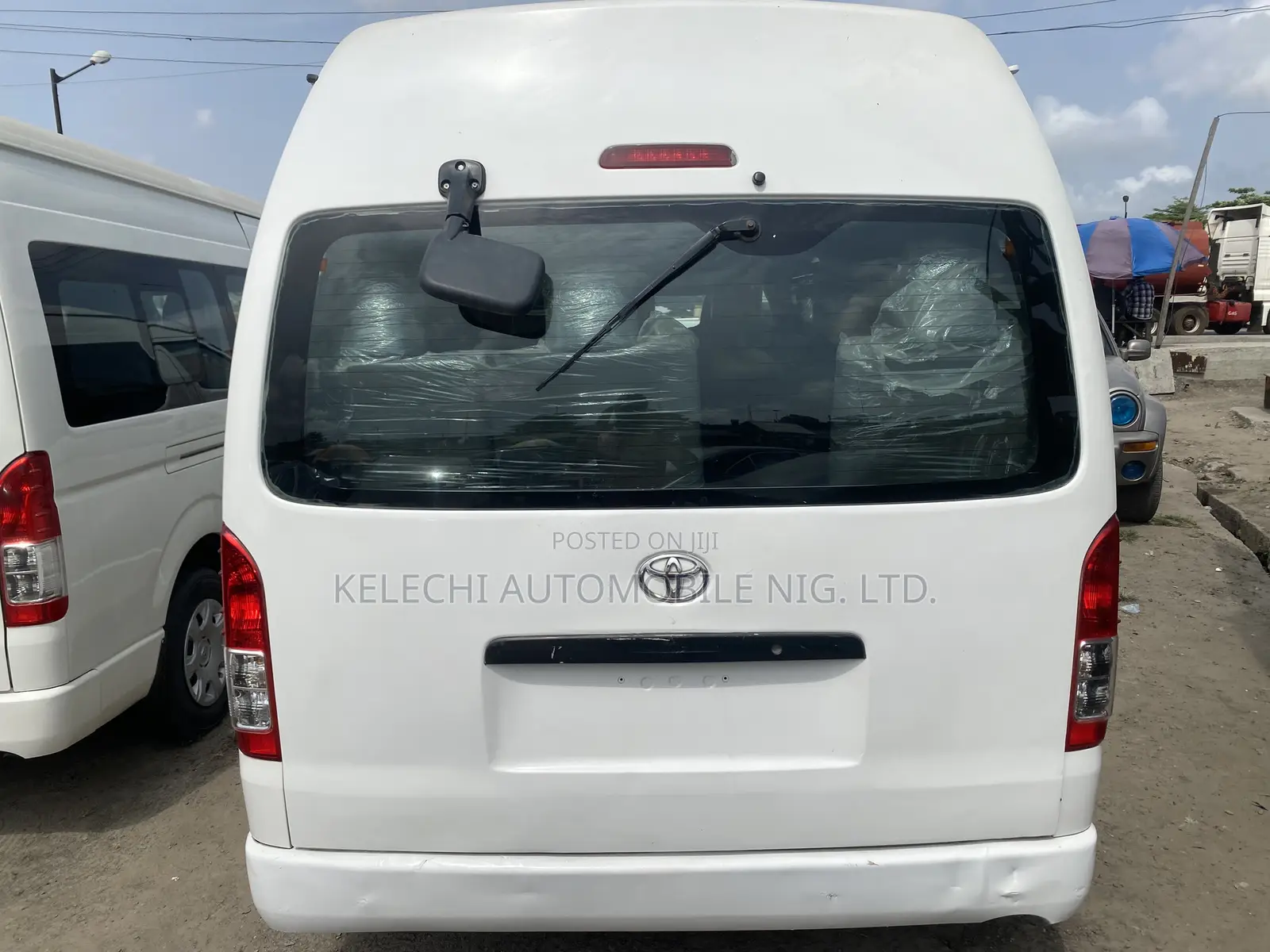 Toyota HiAce 2017 White