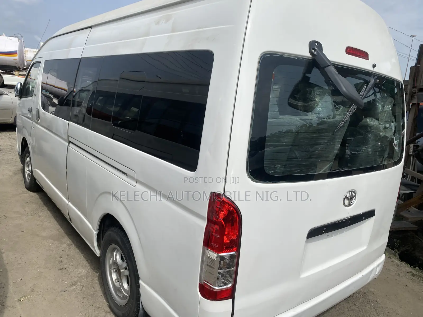 Toyota HiAce 2017 White