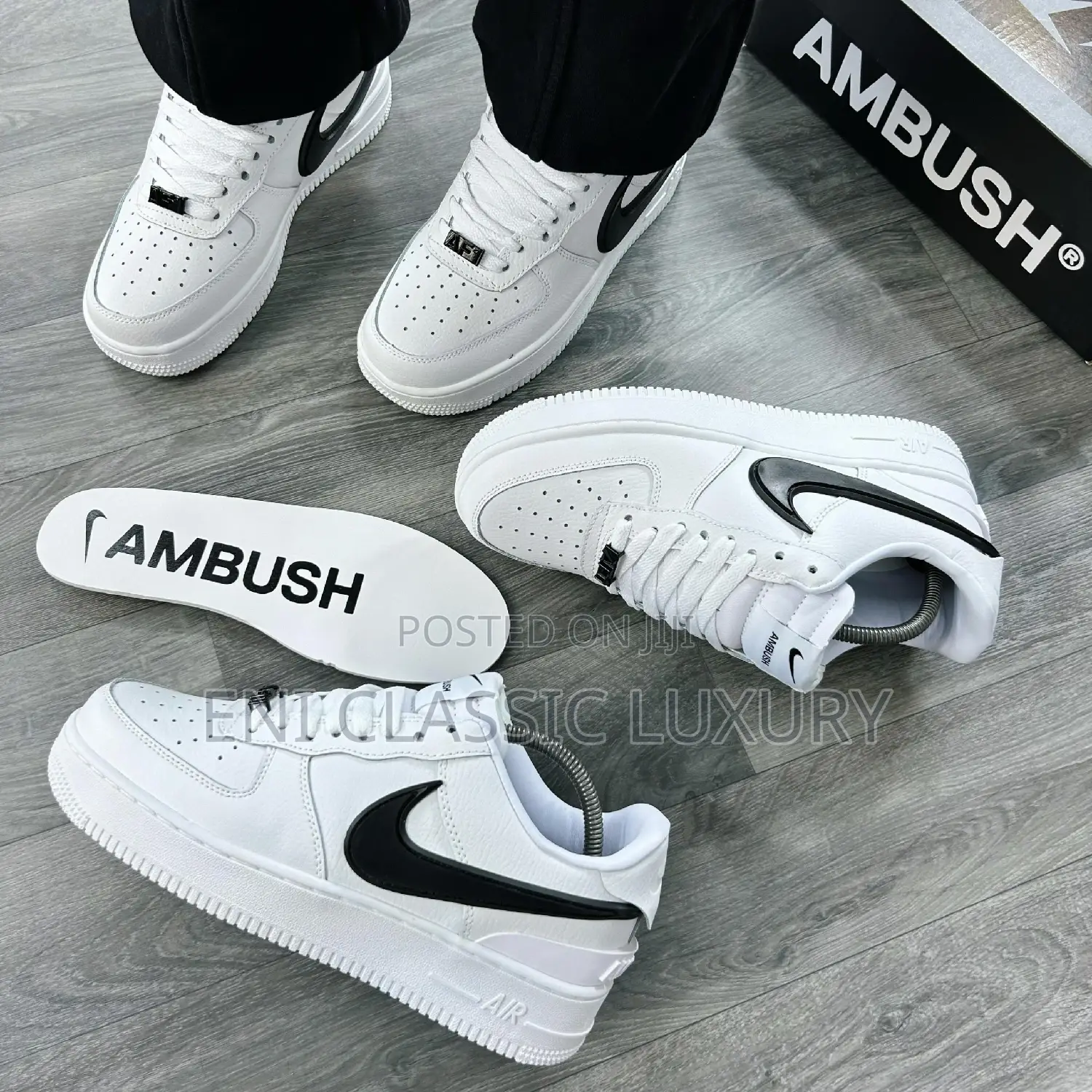Classic Men's Sneakers Nike Available in Store