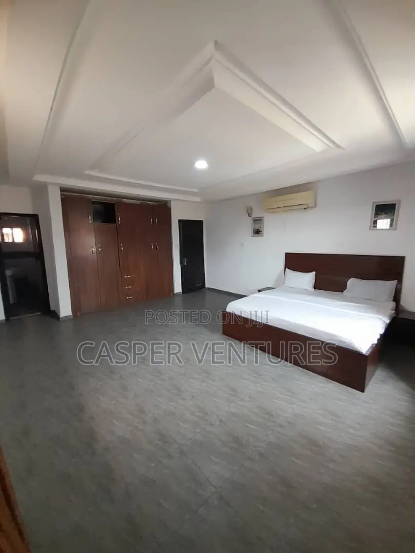 Furnished 3bdrm Apartment in Adeola, Victoria Island for rent