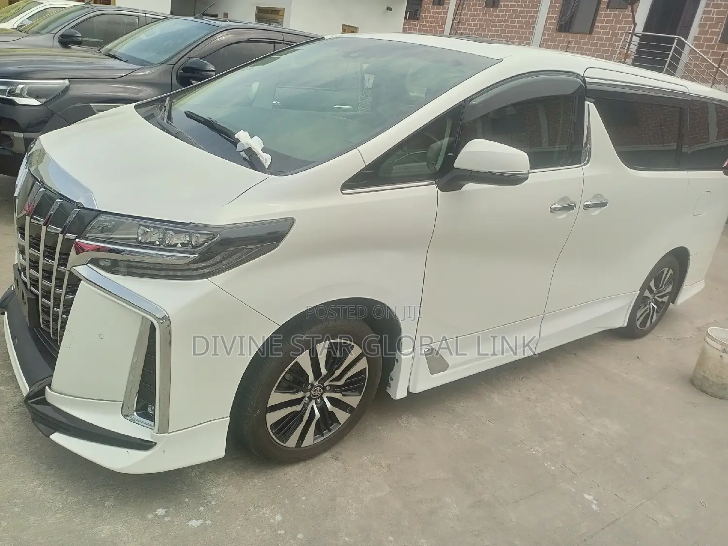 Toyota Alphard 2022 White