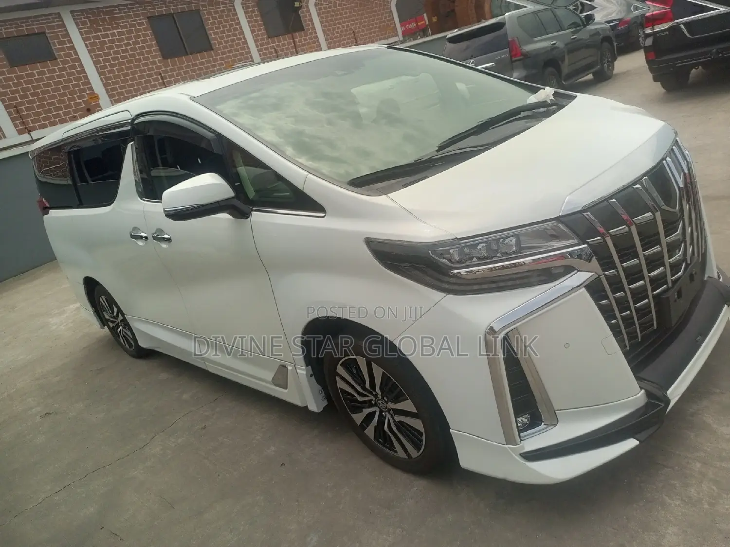 Toyota Alphard 2022 White