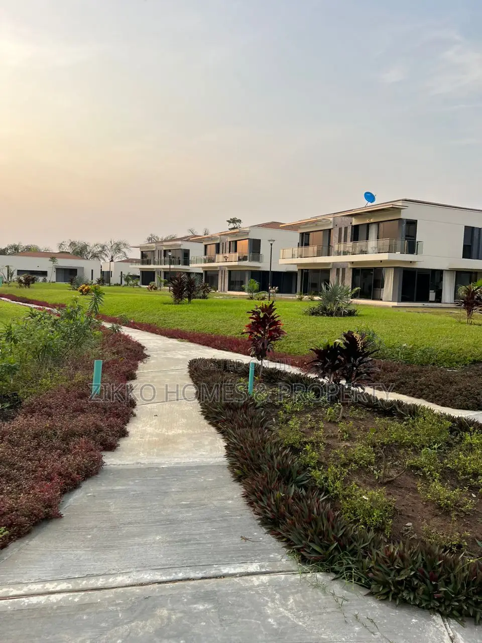 2bedroom Duplex for Short-Let at Golf