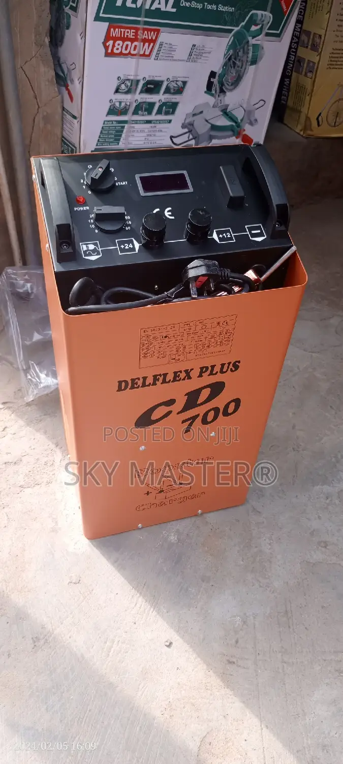 CD700 Industrial Battery Charger