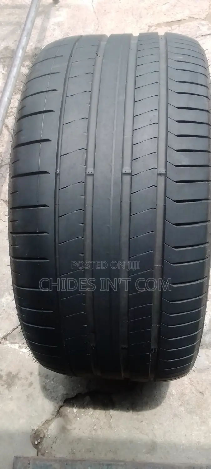 325/35/23 Pirelli P Zero