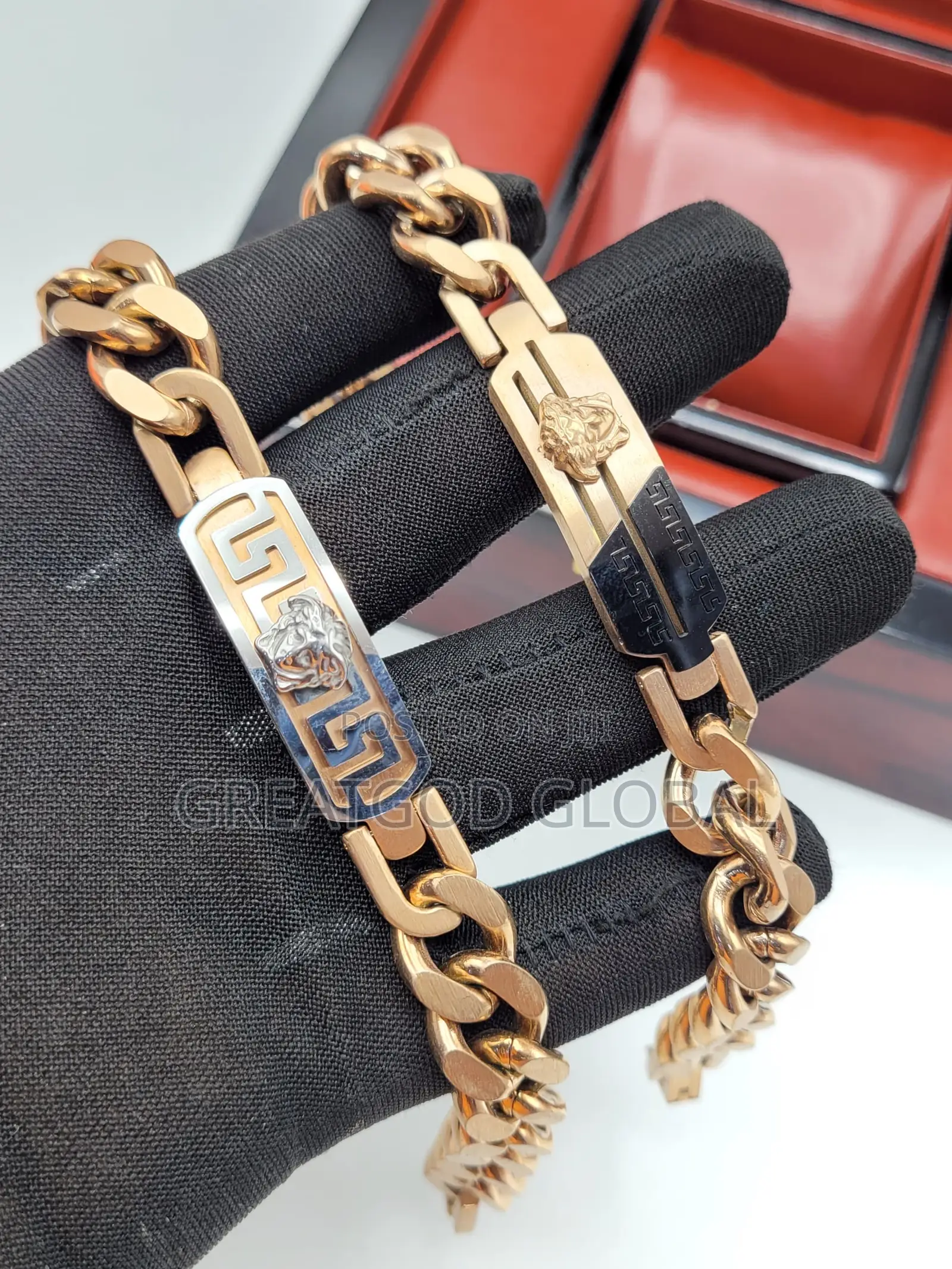 Designers Hand Chain