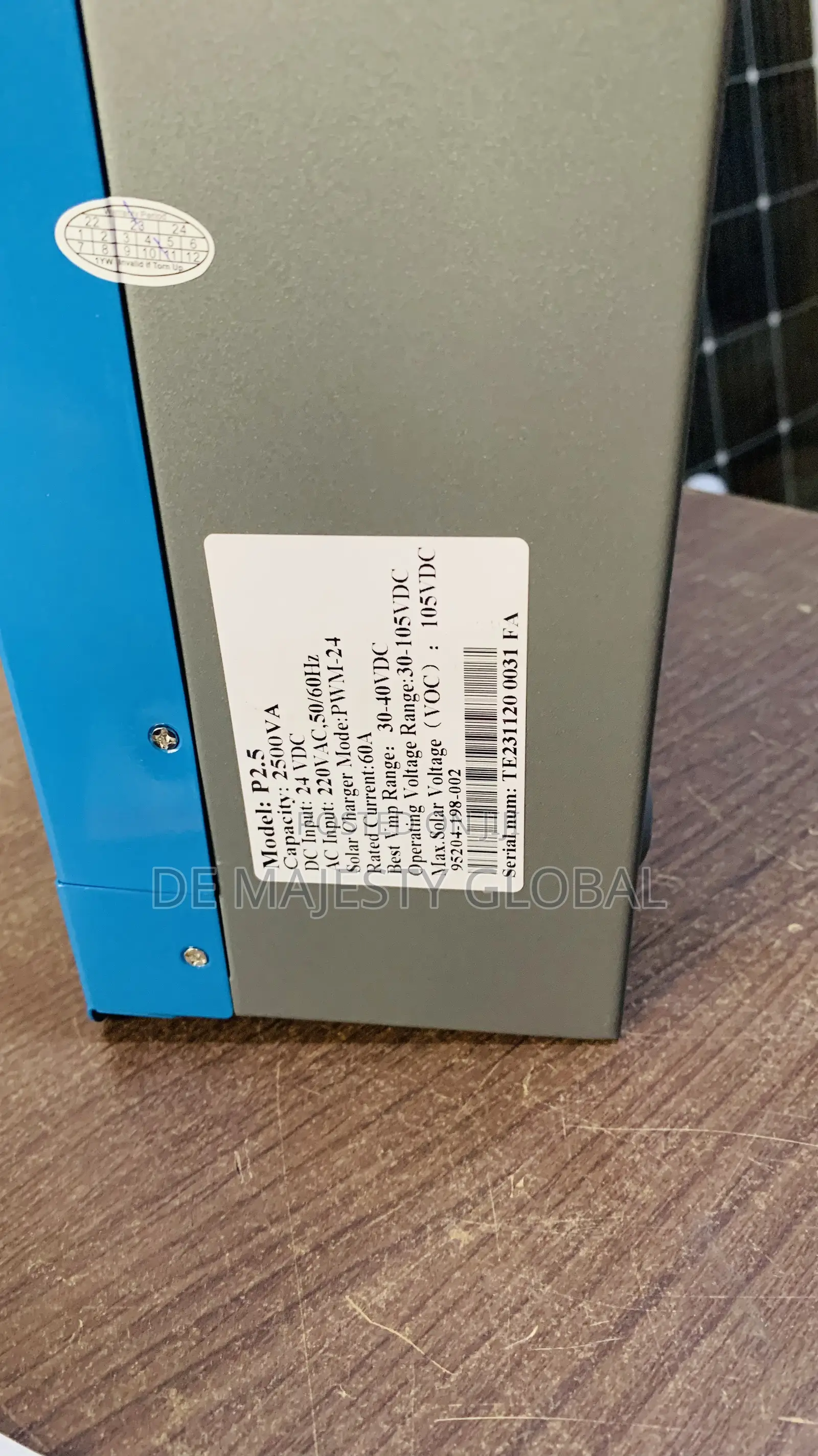 2.5kva 24V Famicare Hybrid Inverter With 60A Controller
