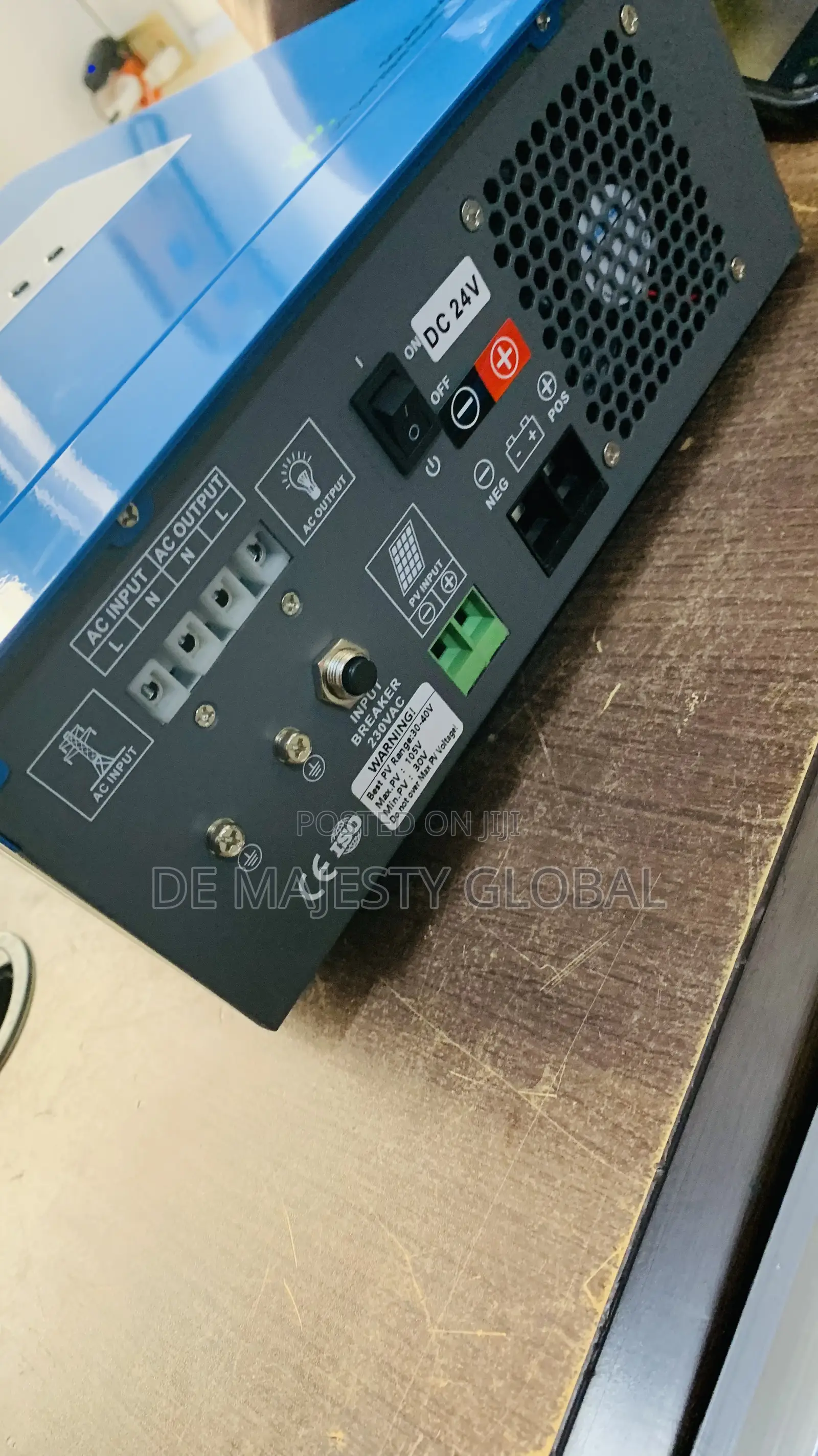 2.5kva 24V Famicare Hybrid Inverter With 60A Controller