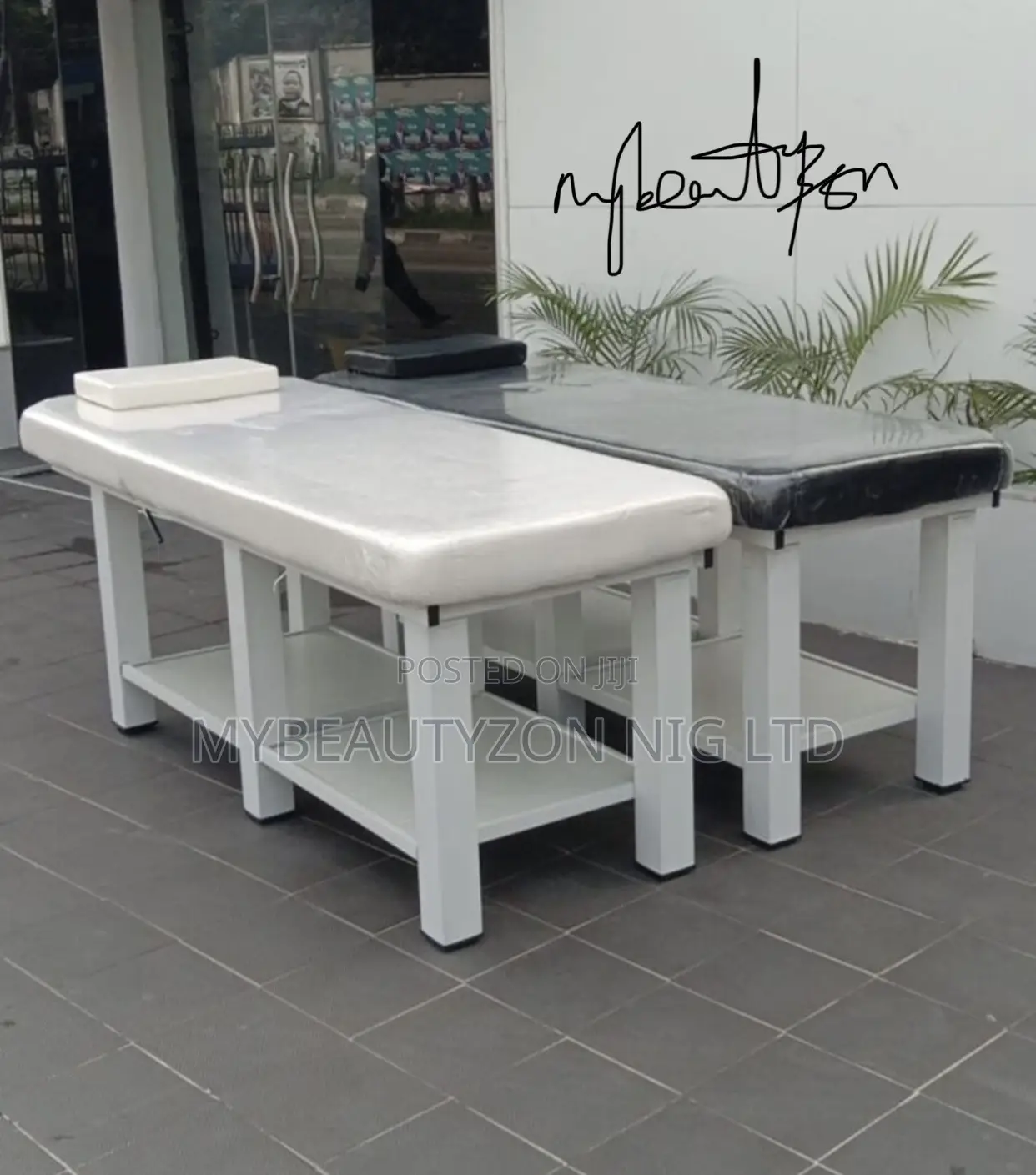 Metal Legs Massage Bed