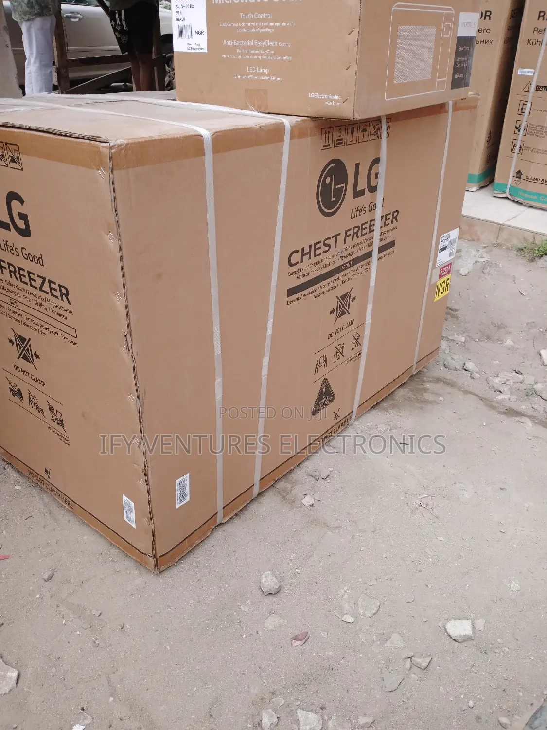 LG Chest Freezer 354 Liters, Silver Color.